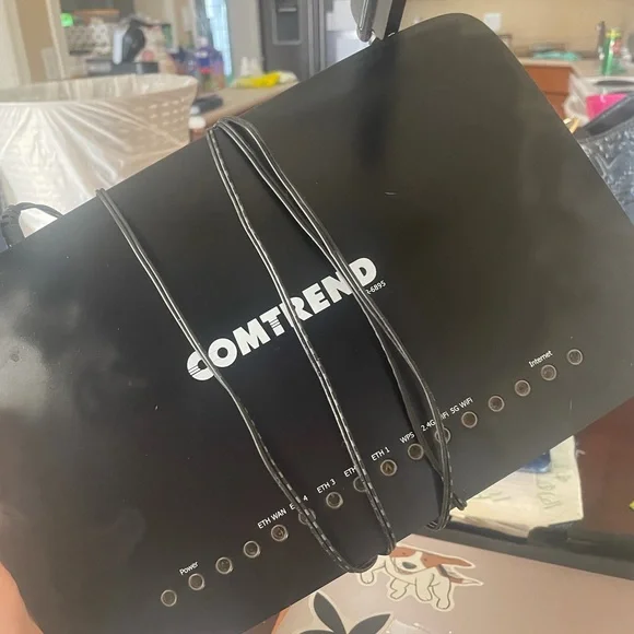 Monitor or modem - Picture 2 of 4